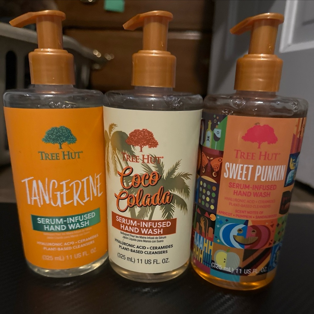 Tree Hut Tangerine Serum-Infused Hand Wash